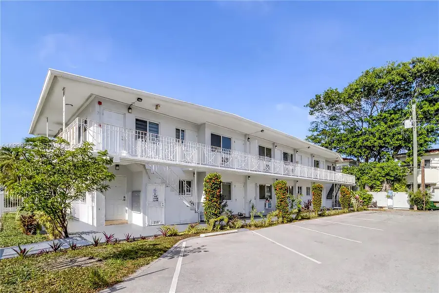 8129 Abbott Ave #10, Miami Beach, FL 33141 - #2