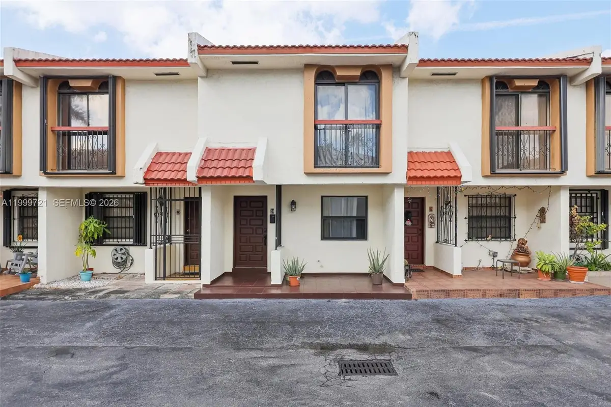 8389 NW 8th St, Miami, FL 33126 - #1