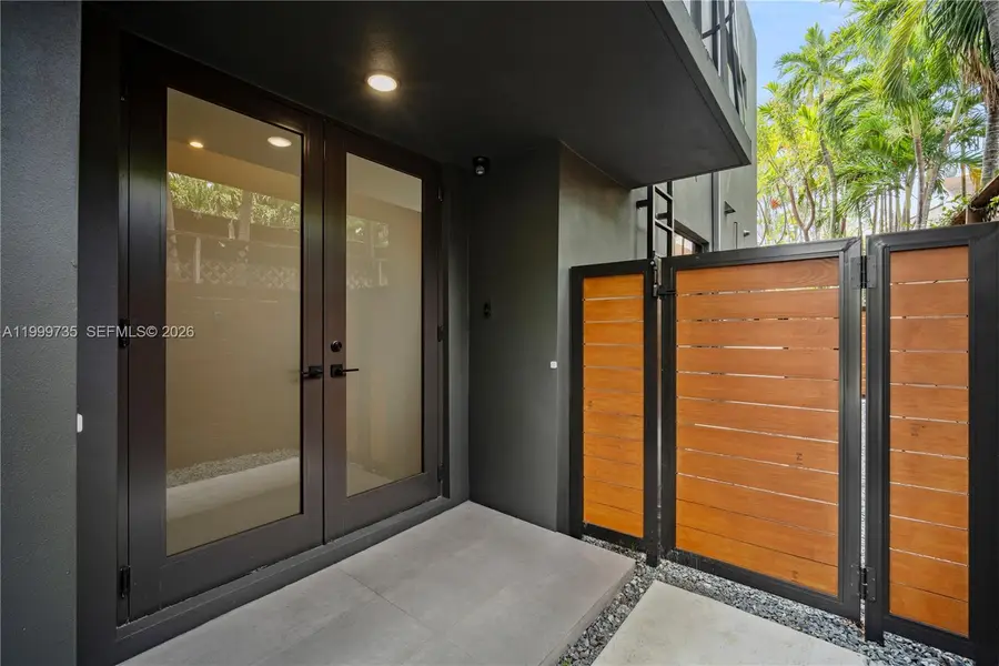 2960 W Trade Av, Coconut Grove, FL 33133 - #3