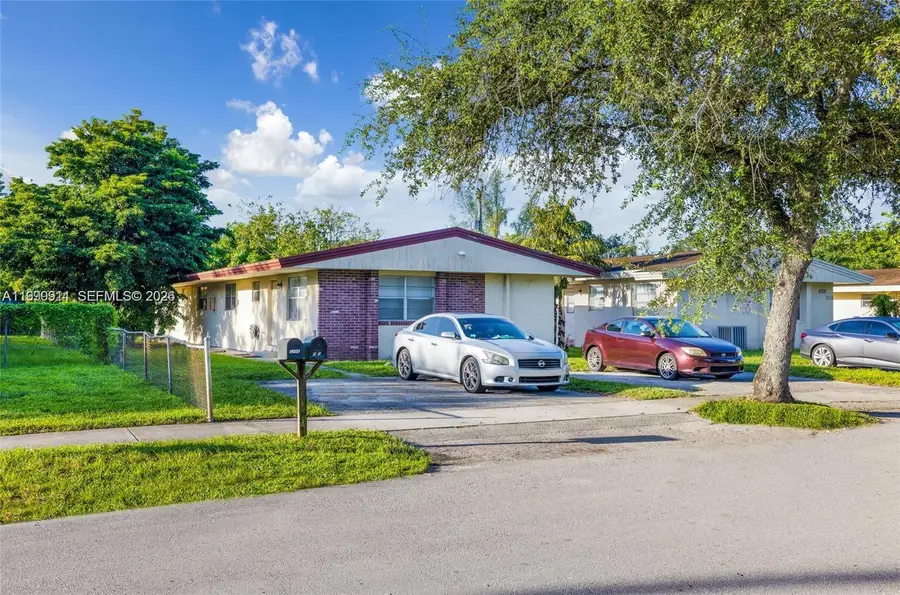 5706 Lincoln St, Hollywood, FL 33021 - #3