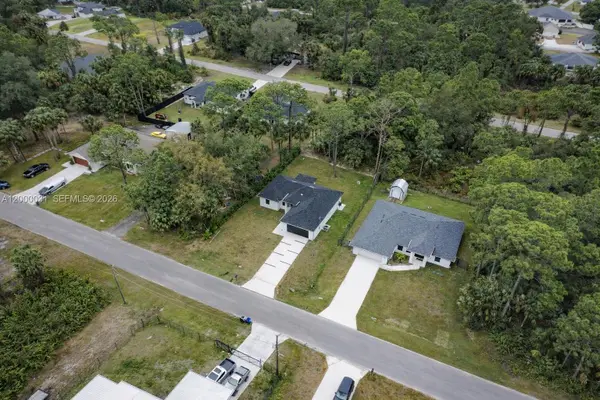 3749 Kilarney St, Fort Myers, FL 33905