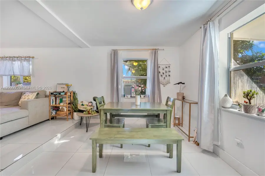827 NW 114th St, Miami, FL 33168 - #3