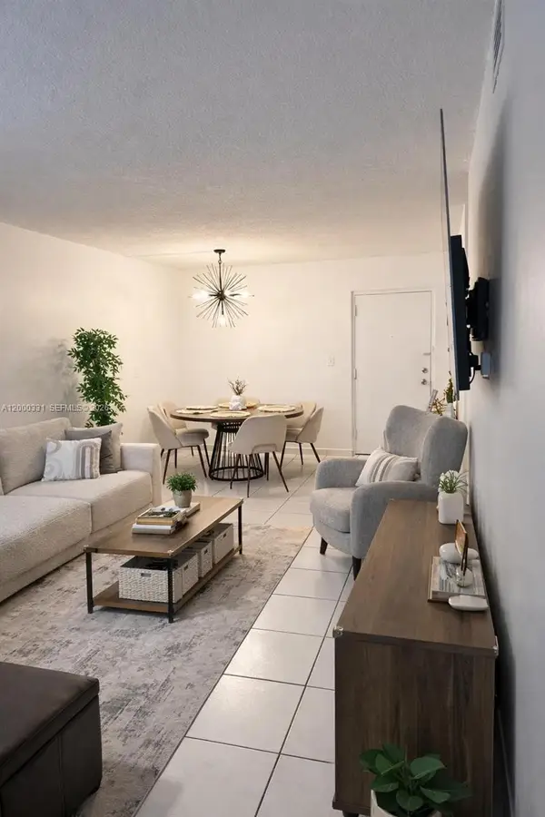 9400 W Flagler St #309, Miami, FL 33174