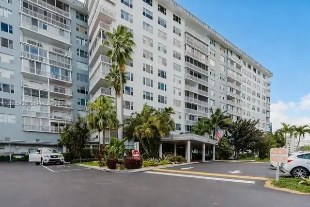 3800 Hillcrest Dr #411, Hollywood, FL 33021 - #1