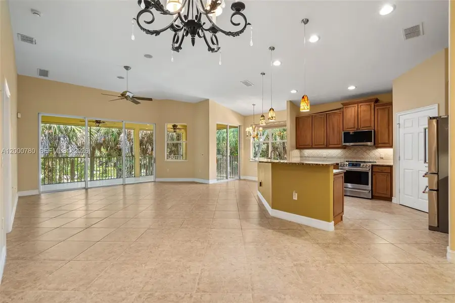 2016 Tarpon Bay Dr N #202, Naples, FL 34119 - #3