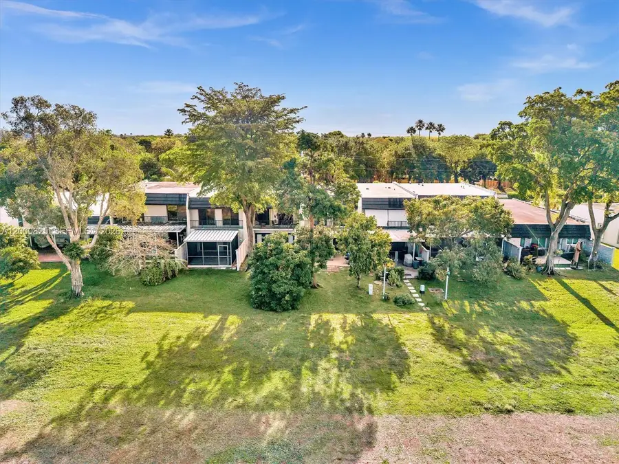 19174 Bobolink Dr, Hialeah, FL 33015 - #2
