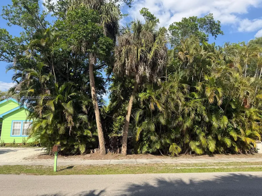 397 Miramar Rd, Fort Myers, FL 33905 - #3