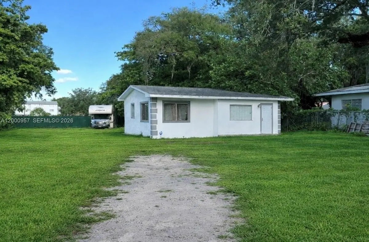 15206 NE 8th Ave, Miami, FL 33162 - #1
