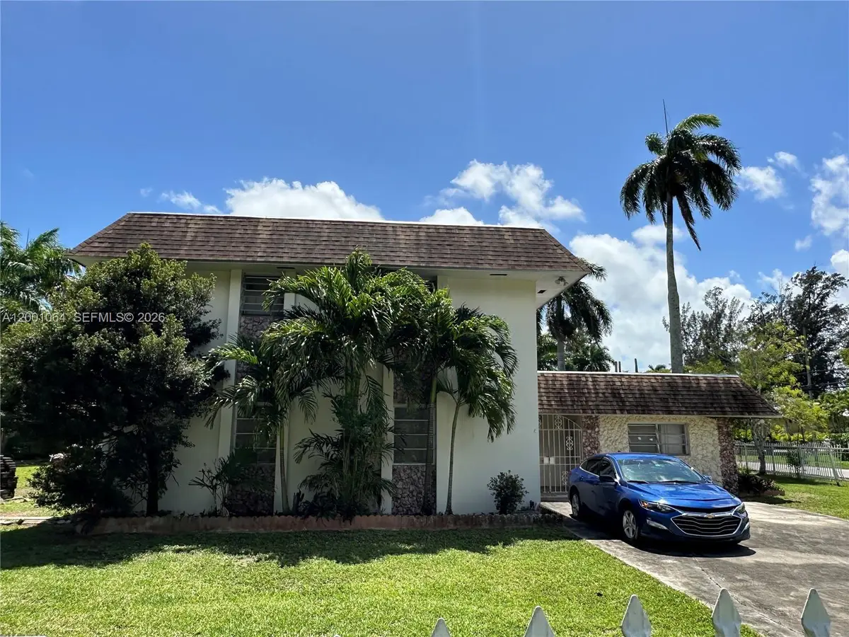 200 NE 158th St, Miami, FL 33162 - #1