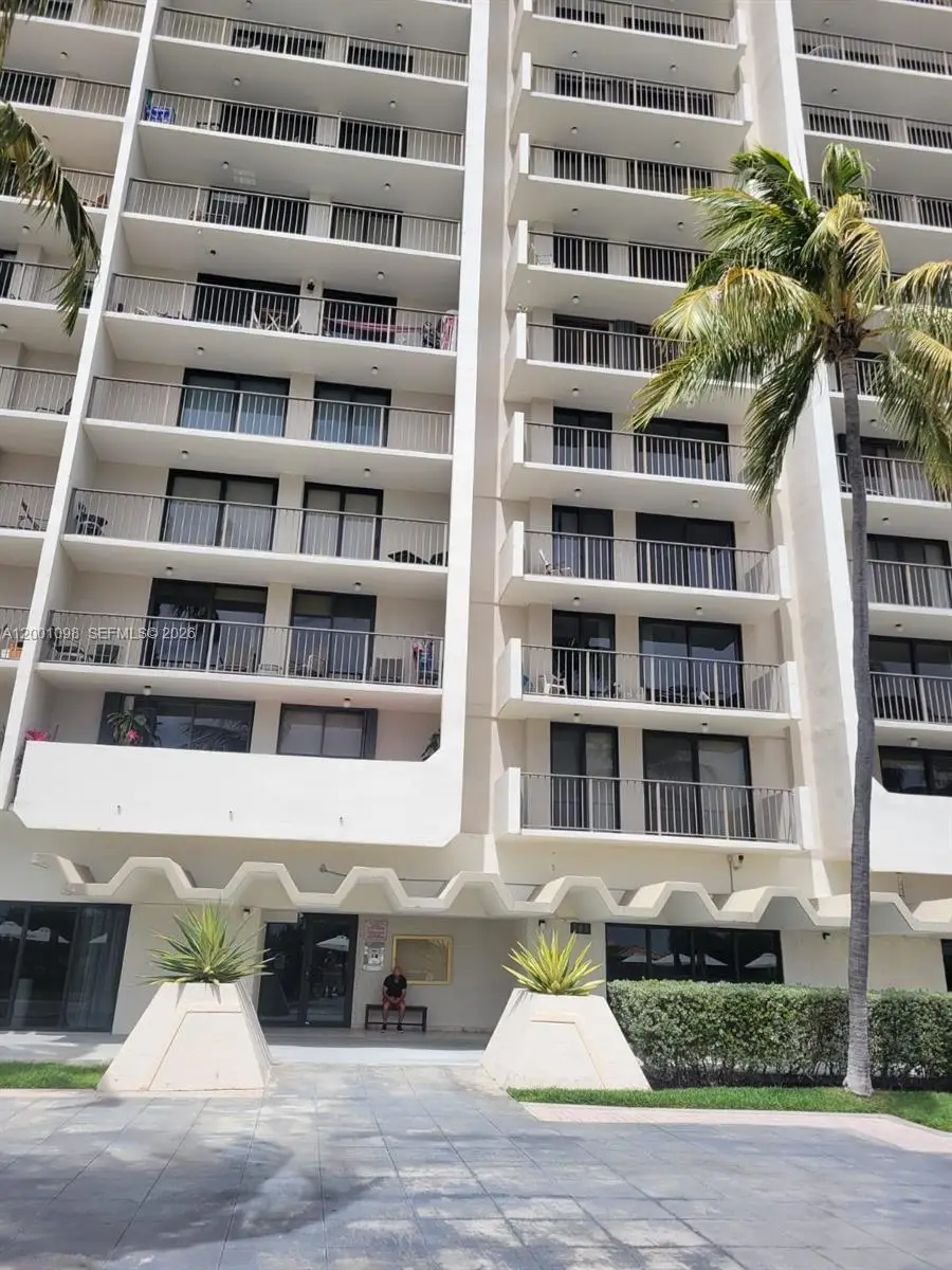 2625 Collins Ave #1601, Miami Beach, FL 33140 - #1