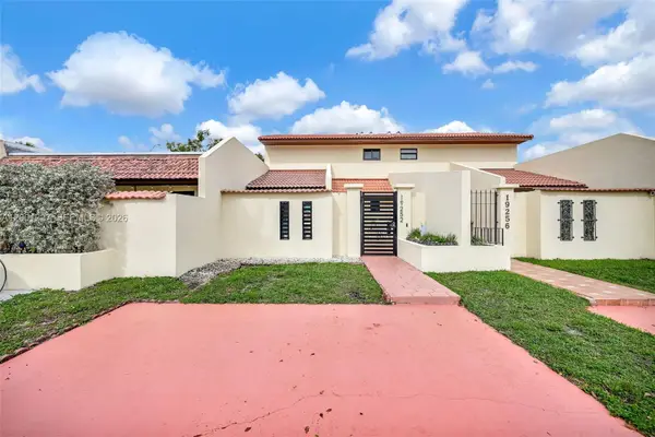 19252 NW 65th Ct, Hialeah, FL 33015
