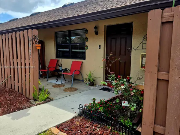 4865 SW 64th Way, Davie, FL 33314