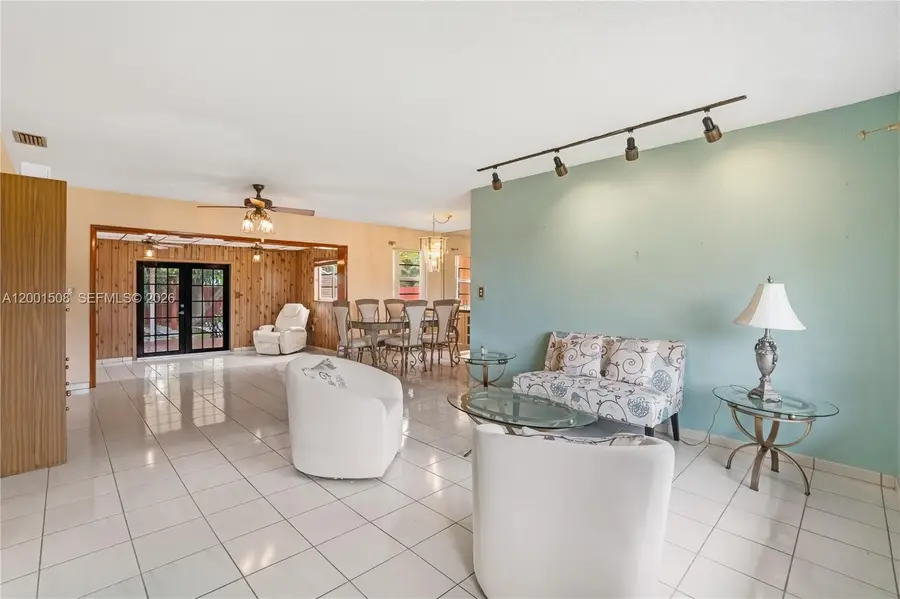 3240 SW 96th Ave, Miami, FL 33165 - #3