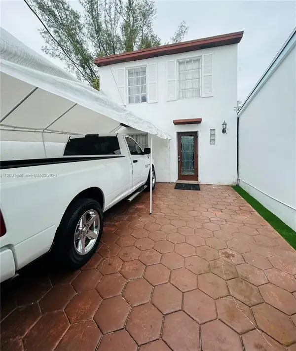1589 W 73rd St, Hialeah, FL 33014