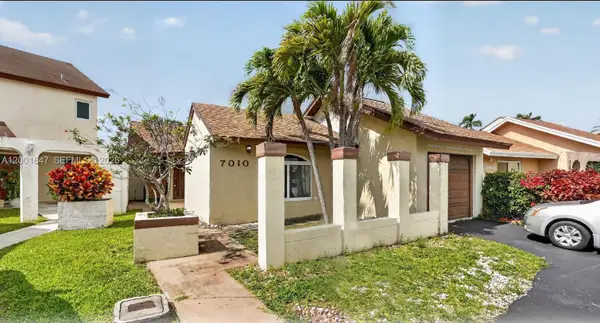 7010 SW 103rd Pl, Miami, FL 33173