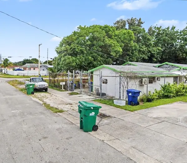 2106 NW 70th St, Miami, FL 33147