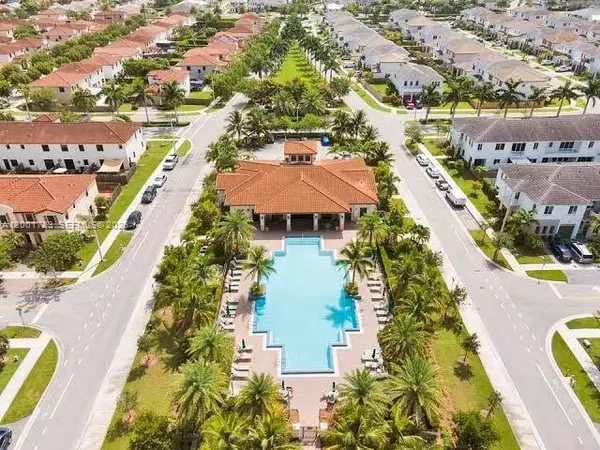 15400 SW 176th Ln, Miami, FL 33187