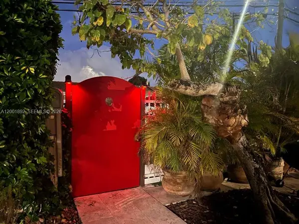 6900 SW 22nd St, Miami, FL 33155