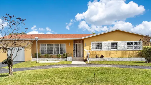 6895 SW 16th St, Miami, FL 33155