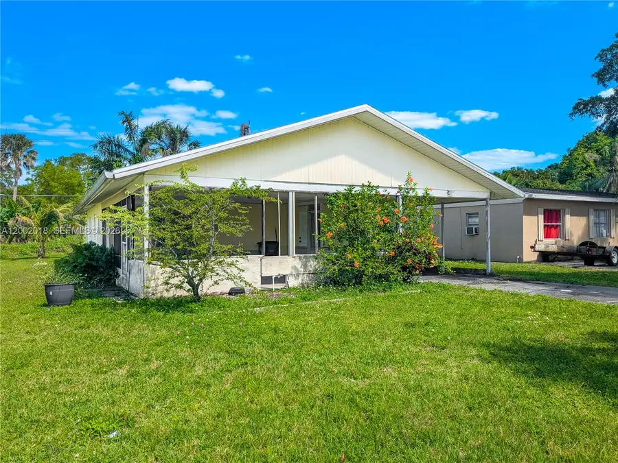 317 Montgomery Ave, Fort Myers, FL 33905 - #2