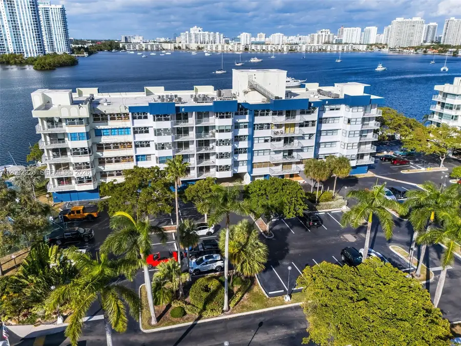 16546 NE 26th Ave #3J, North Miami Beach, FL 33160 - #3