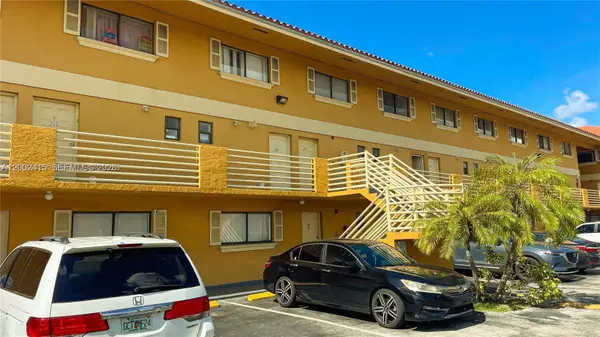 180 Royal Palm Rd #216, Hialeah Gardens, FL 33016
