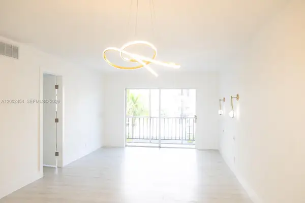 220 SW 9th Ave #306, Hallandale Beach, FL 33009