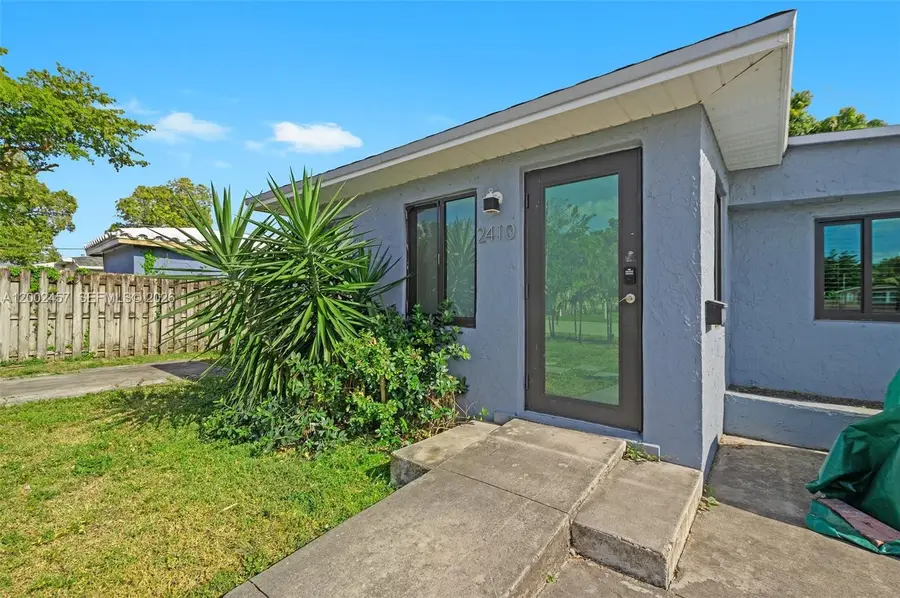 2410 Jackson St, Hollywood, FL 33020 - #2