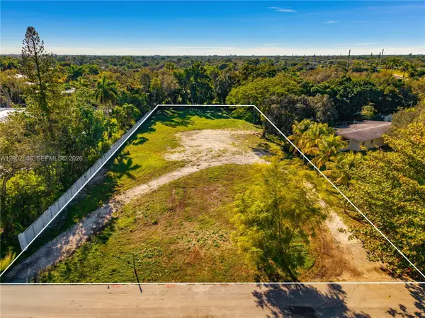 9800 SW 114th St, Miami, FL 33176