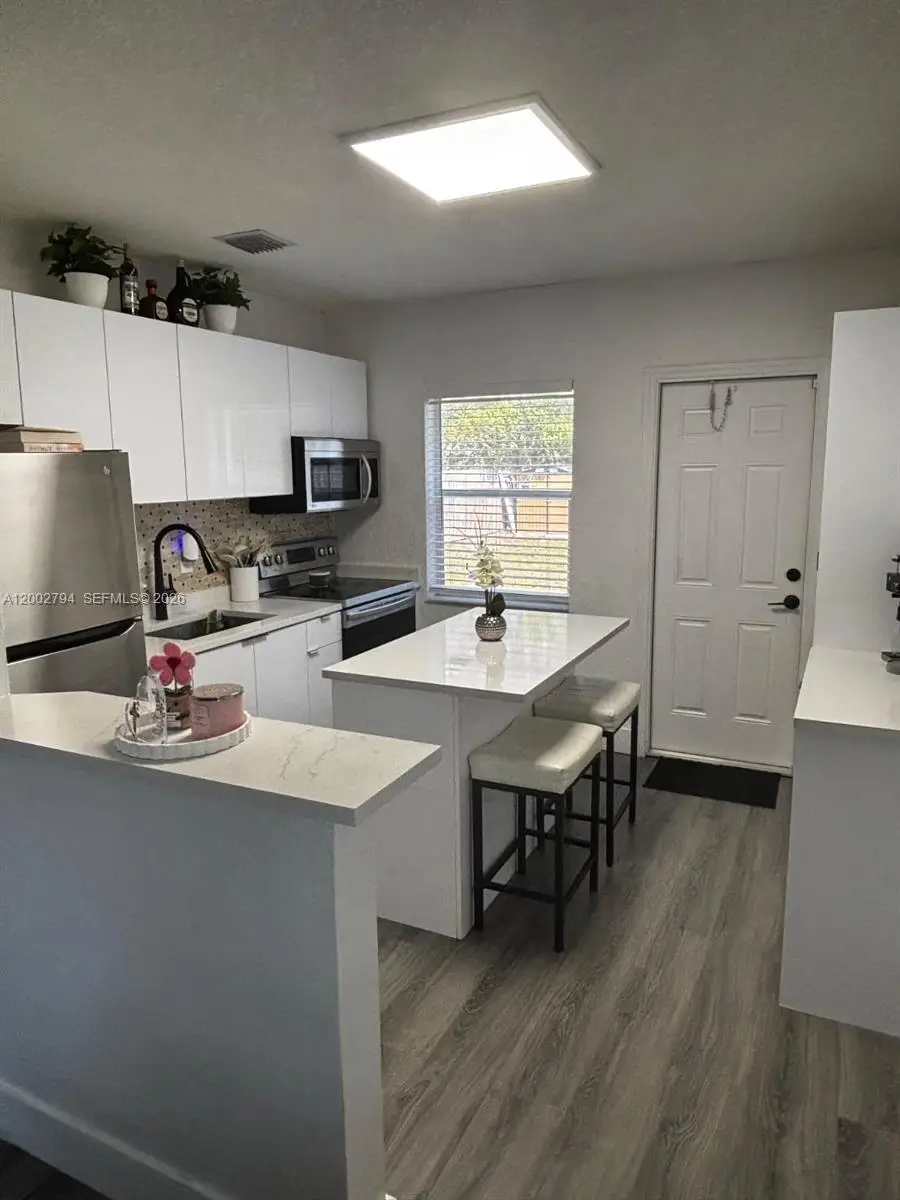716 NW 15th Way, Fort Lauderdale, FL 33311 - #3