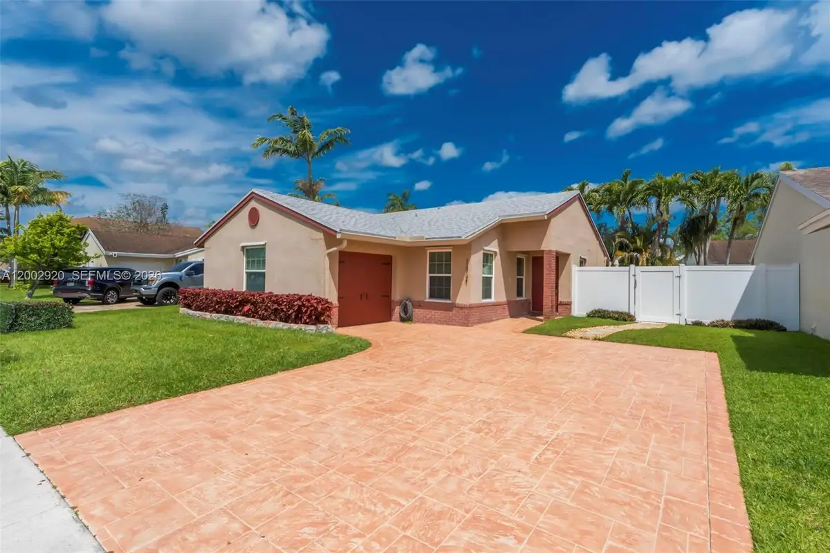 13721 Oak Ridge Dr, Davie, FL 33325 - #1