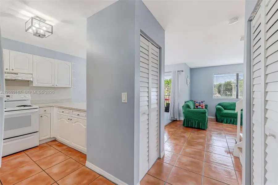 6255 Kendale Lakes Cir #218, Miami, FL 33183 - #3