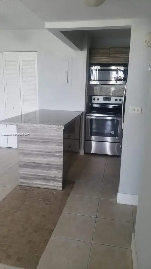 8840 Fontainebleau Blvd #402, Miami, FL 33172 - #3