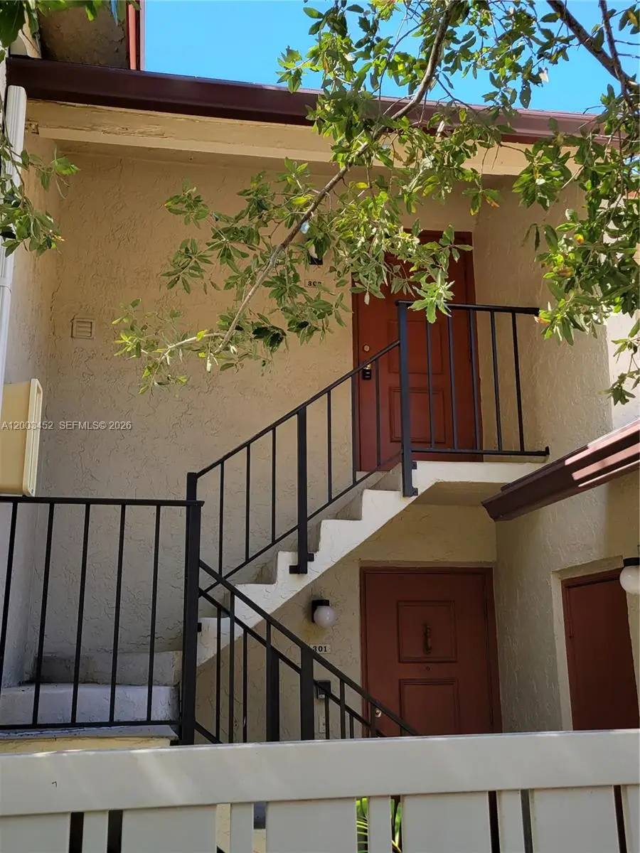 1821 NE 40th Ct #302, Pompano Beach, FL 33064 - #2