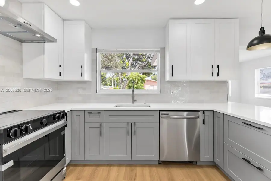 327 SE 2nd Ave, Dania Beach, FL 33004 - #2