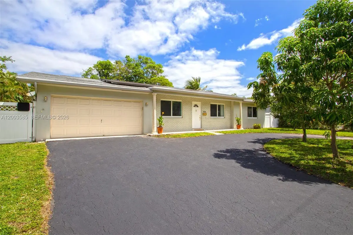 7481 NW 11th Pl, Plantation, FL 33313 - #1