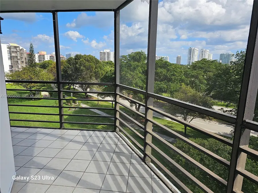 20400 W Country Club Dr #508, Aventura, FL 33180 - #2