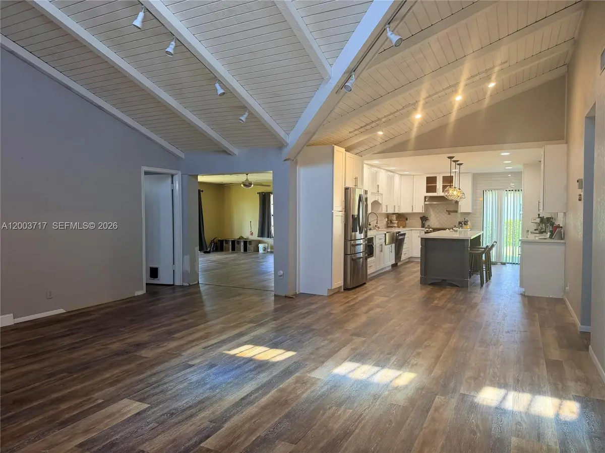 8176 Pine Cir, Tamarac, FL 33321 - #1