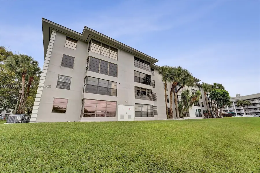 1530 Whitehall Dr #302, Davie, FL 33324 - #3