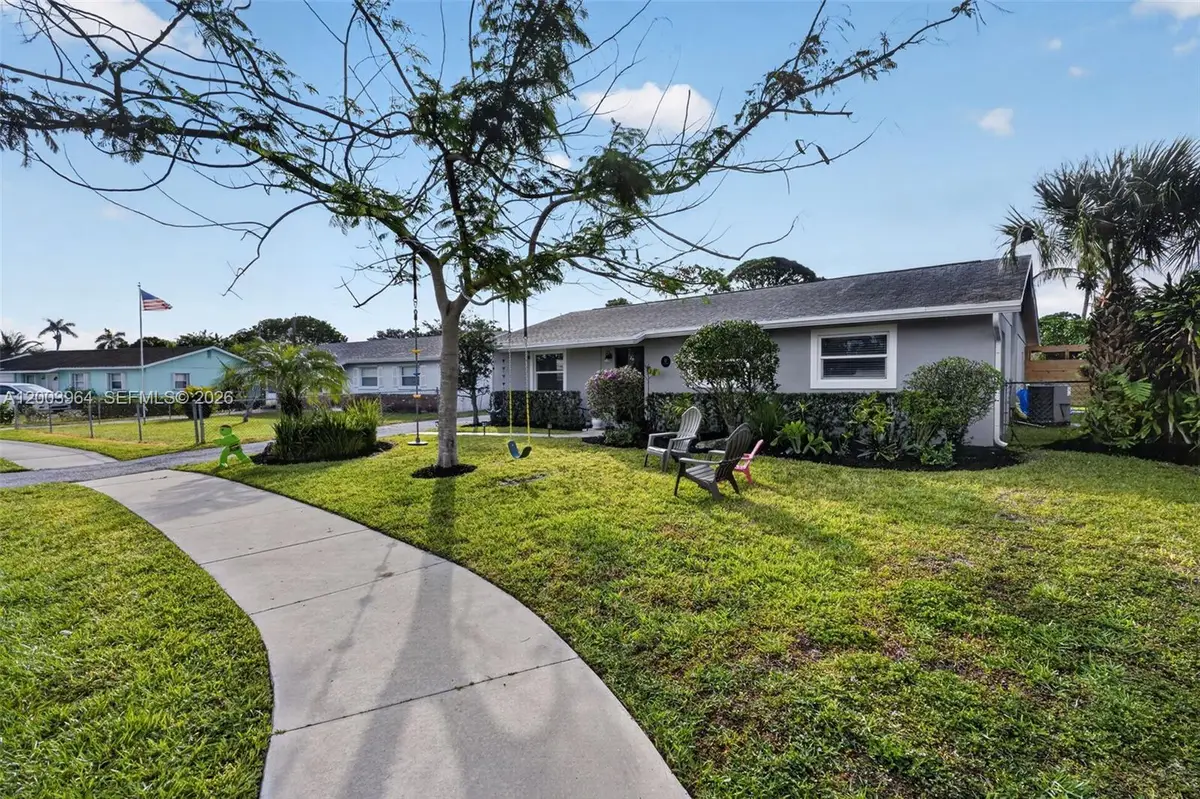 219 E Whitney Dr, Jupiter, FL 33458 - #1