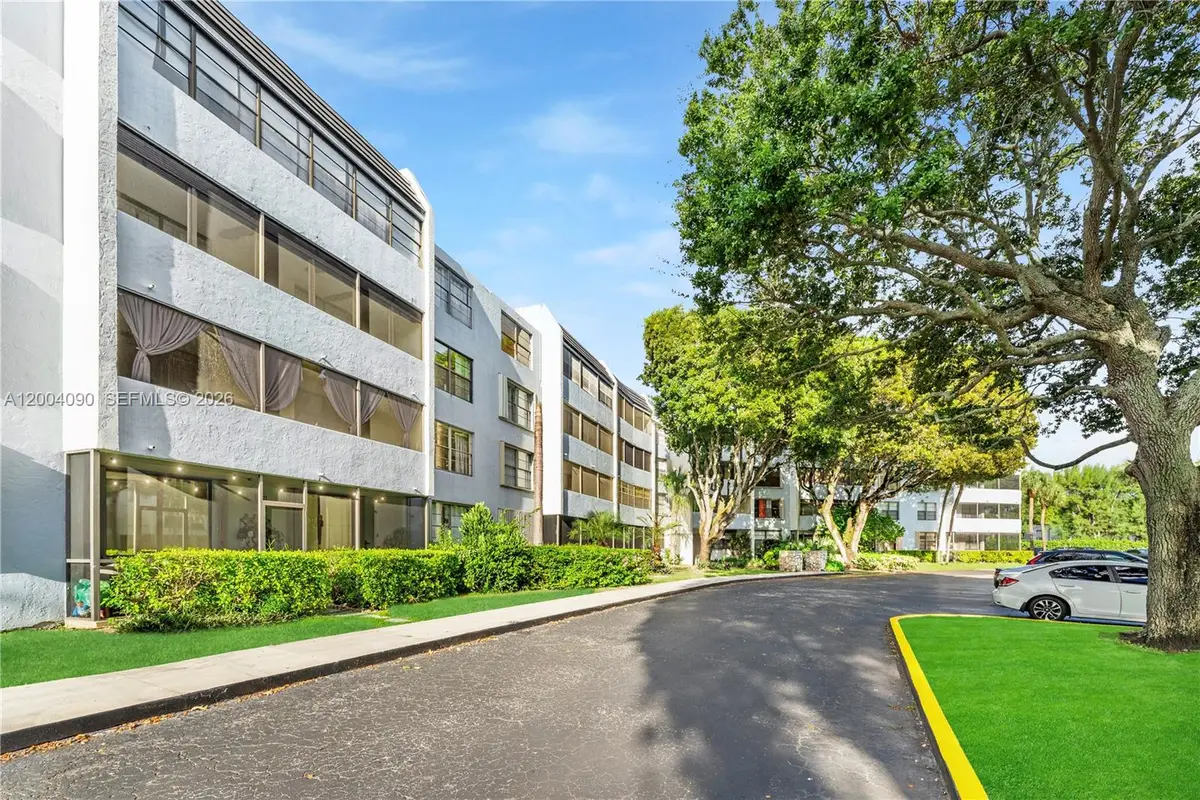 10852 N Kendall Dr #312, Miami, FL 33176 - #1
