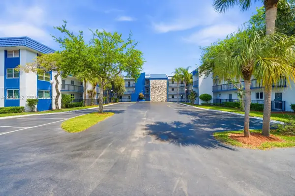 3190 Holiday Springs Blvd #4-306, Margate, FL 33063
