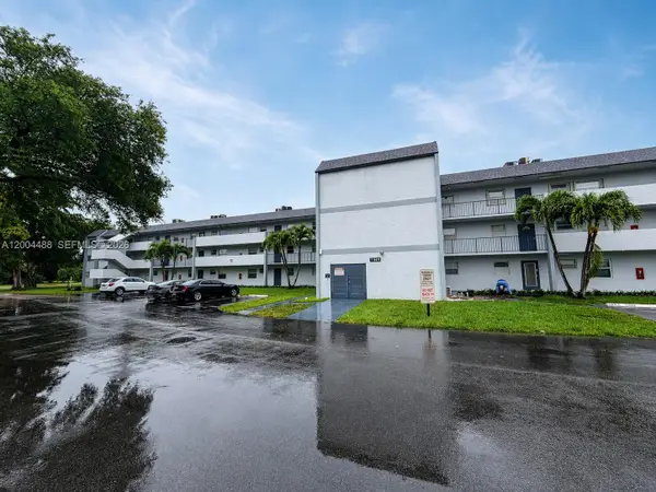 8421 Lagos De Campo Blvd #301T, Tamarac, FL 33321