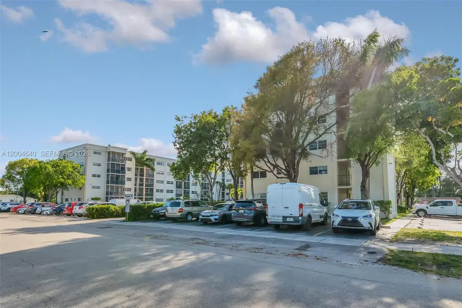 220 SW 9th Ave #501, Hallandale Beach, FL 33009 - #3