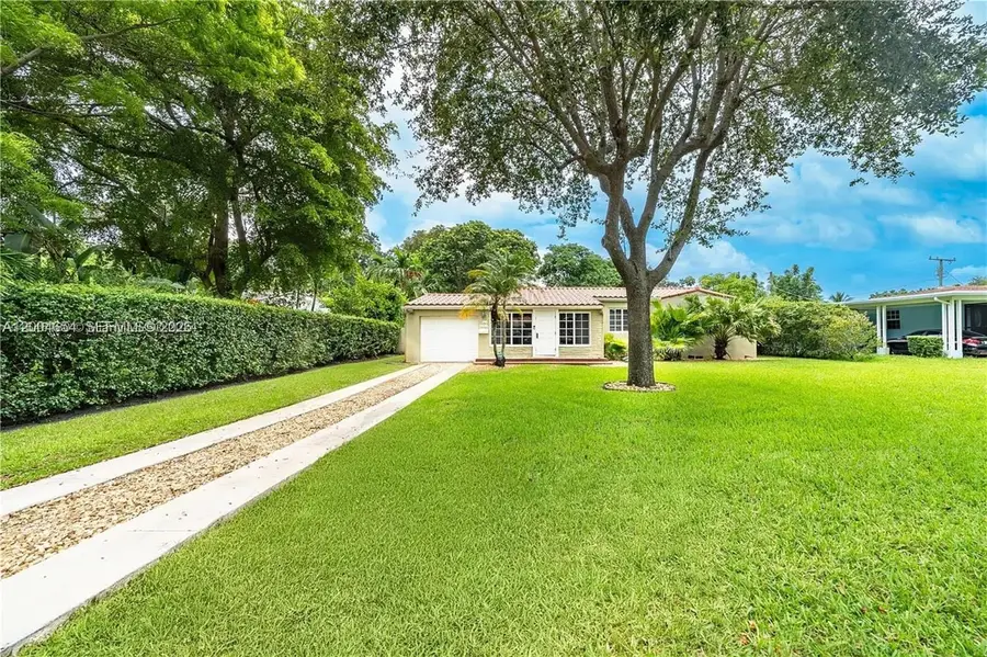 1065 NE 120th St, Biscayne Park, FL 33161 - #3