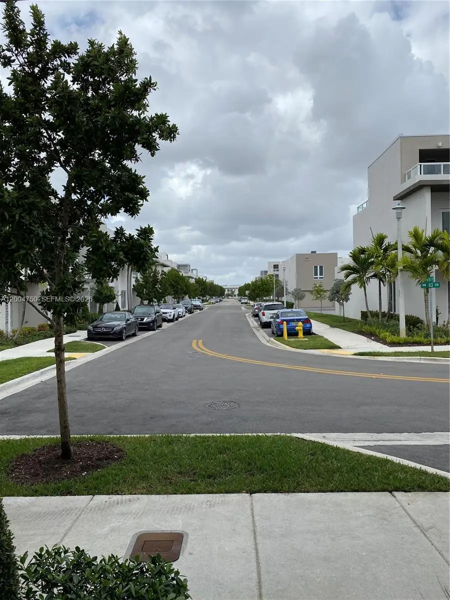 10424 NW 63rd Ter, Doral, FL 33178 - #2