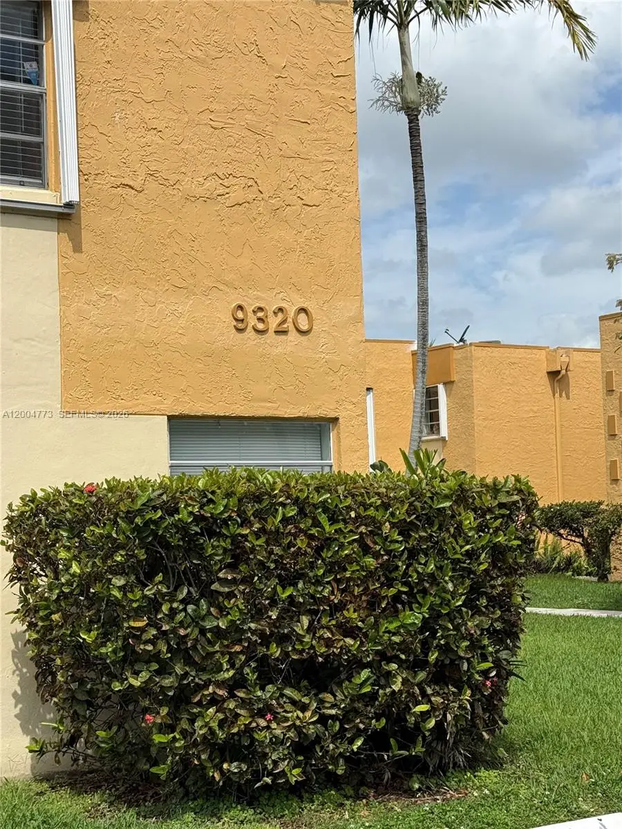 9320 W Flagler St #201D, Miami, FL 33174 - #2
