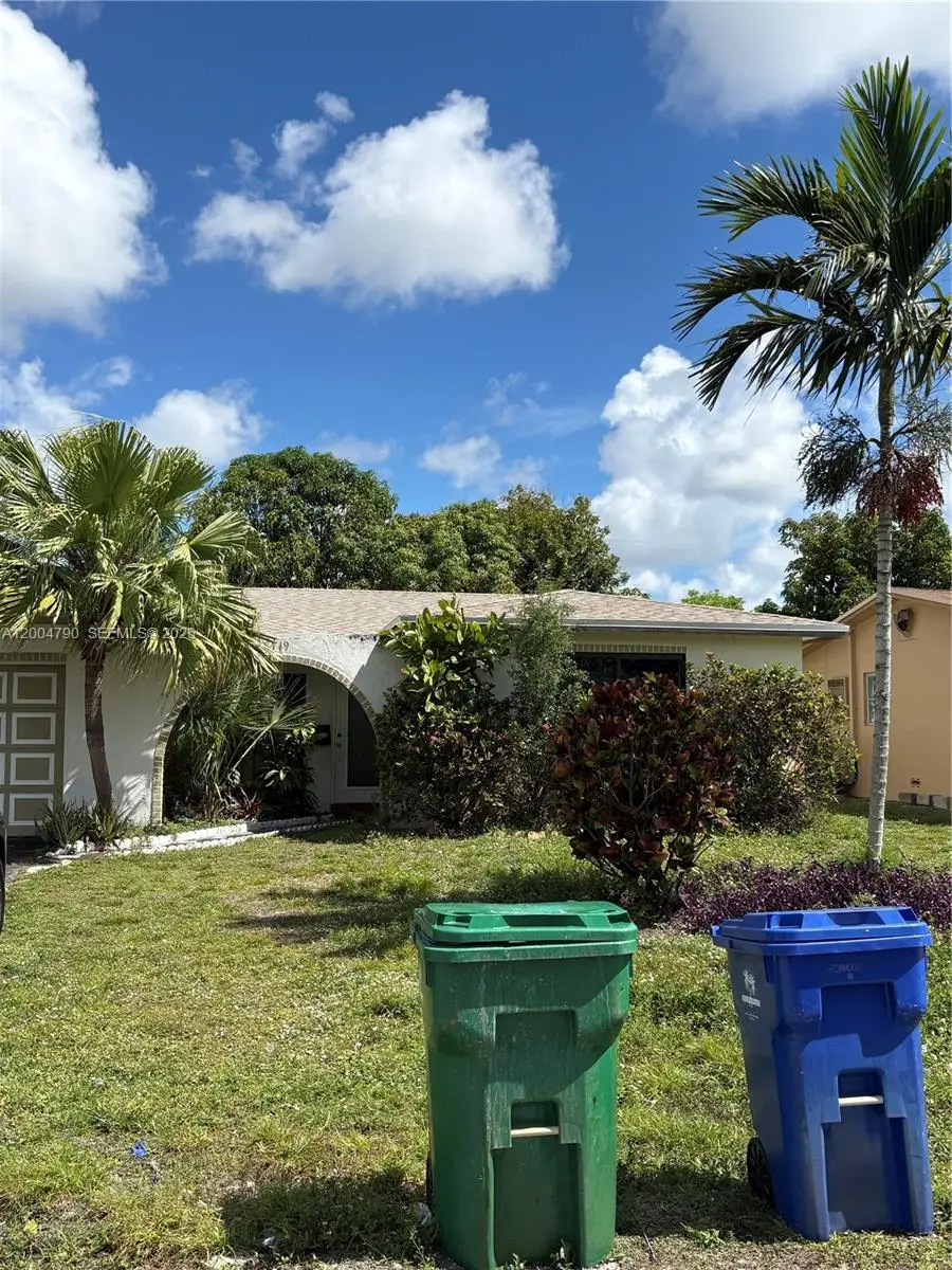8719 Southampton Dr, Miramar, FL 33025 - #1