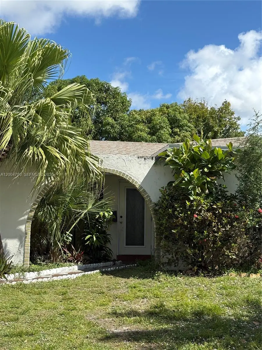 8719 Southampton Dr, Miramar, FL 33025 - #3