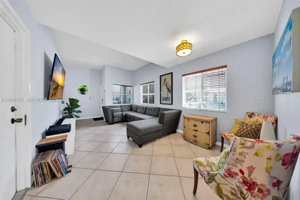 8906 SW 221st Ter, Cutler Bay, FL 33190